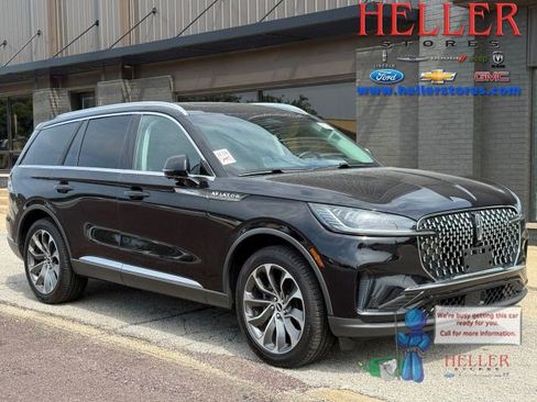 Used 2025 Lincoln Aviator AWD image 1