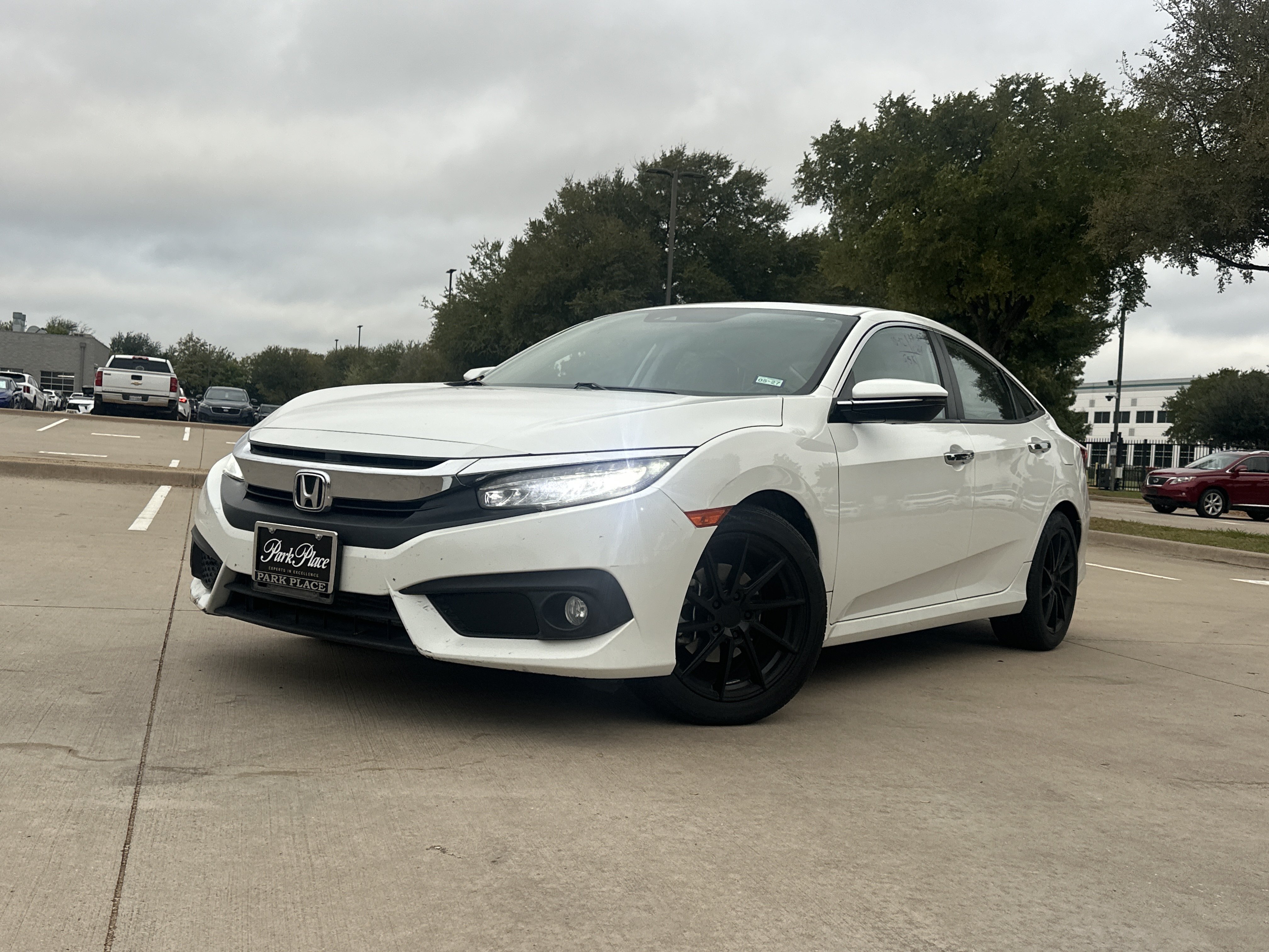 Used 2017 Honda Civic Touring image 1