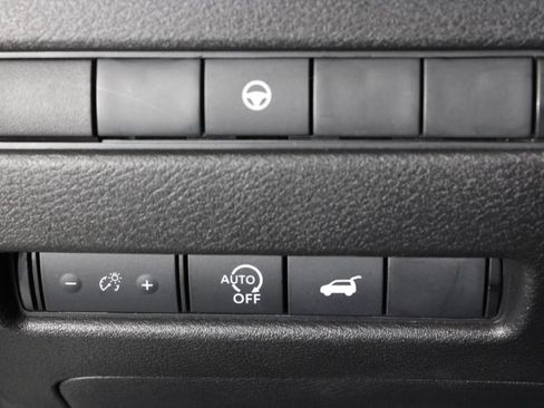 Certified 2024 Nissan Rogue SV FWD image 24