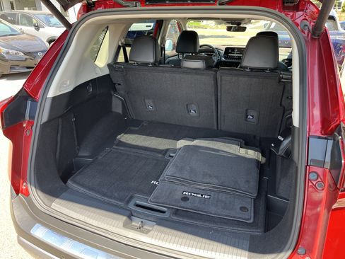 Used 2022 Nissan Rogue SL w/ SL Premium Package image 32