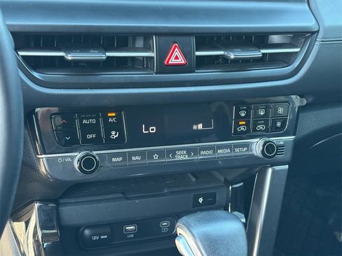 Used 2024 Kia Seltos EX image 23