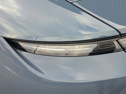 Used 2025 Porsche Taycan GTS image 26