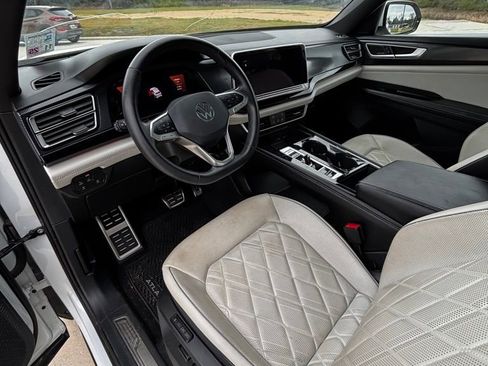 Used 2024 Volkswagen Atlas Cross Sport SEL Premium R-Line image 11