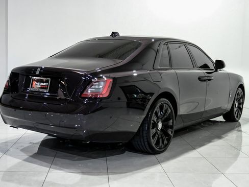 Used 2024 Rolls-Royce Ghost image 4