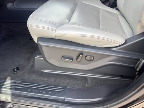 Certified 2025 Ford Expedition Max Active AWD/4WD image 9