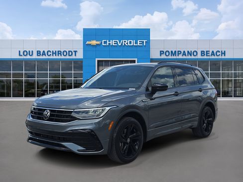 Used 2023 Volkswagen Tiguan SE R-Line FWD image 3