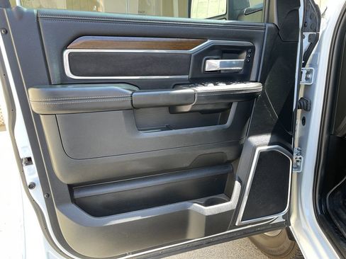 Used 2024 RAM 3500 Laramie AWD/4WD image 16