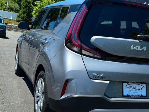 Certified 2023 Kia Soul LX FWD image 8