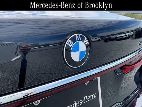 Used 2021 BMW 750i xDrive w/ M Sport Package AWD/4WD image 31