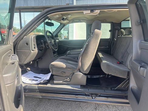Used 2005 Chevrolet Silverado 2500 LS AWD/4WD image 18