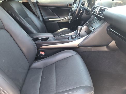 Used 2020 Lexus IS 300 RWD image 10