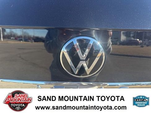 Used 2023 Volkswagen Atlas Cross Sport SE w/ Black Wheel Package image 9