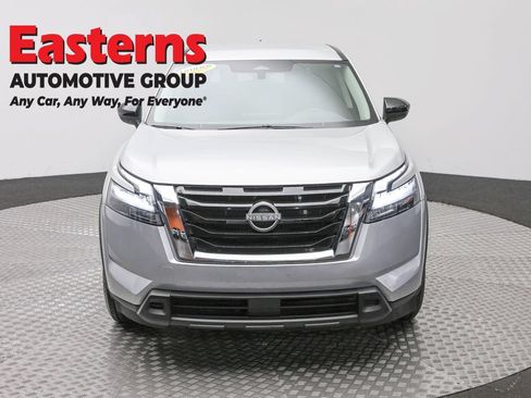 Used 2023 Nissan Pathfinder S AWD/4WD image 2