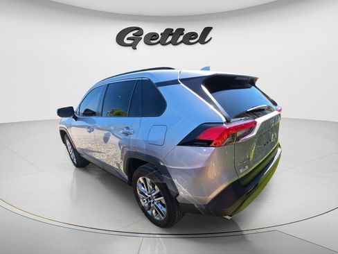 Used 2021 Toyota RAV4 XLE Premium image 4