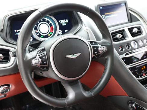 Used 2017 Aston Martin DB11 V12 RWD image 29