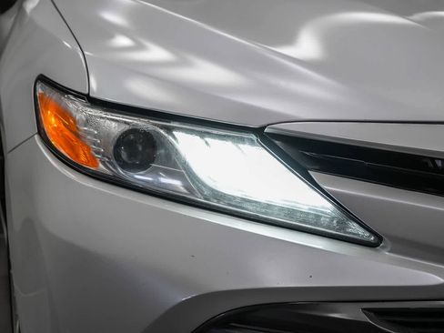 Used 2020 Toyota Camry XLE w/ Carpet Mat Package image 4