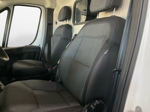 Used 2025 RAM ProMaster 2500 w/ Safety Group FWD image 13