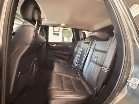 Used 2012 Jeep Grand Cherokee Laredo AWD/4WD image 5