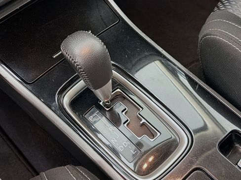 Used 2018 Mitsubishi Outlander SE image 18