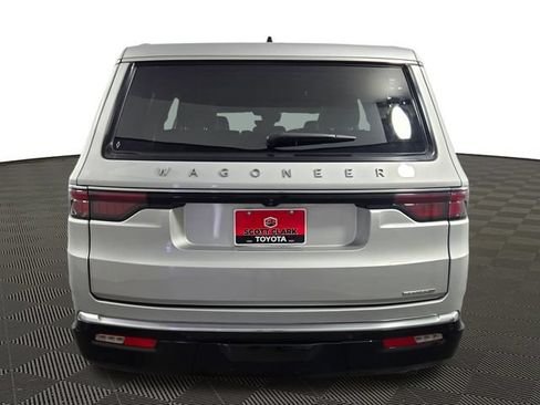 Used 2024 Jeep Wagoneer Series II w/ Flexible Seating Group AWD/4WD image 6