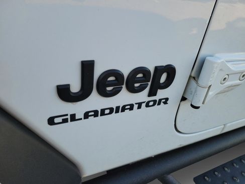 Used 2020 Jeep Gladiator Sport w/ Quick Order Package 24S AWD/4WD image 28