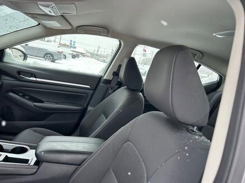 Used 2023 Nissan Altima 2.5 SV FWD image 12