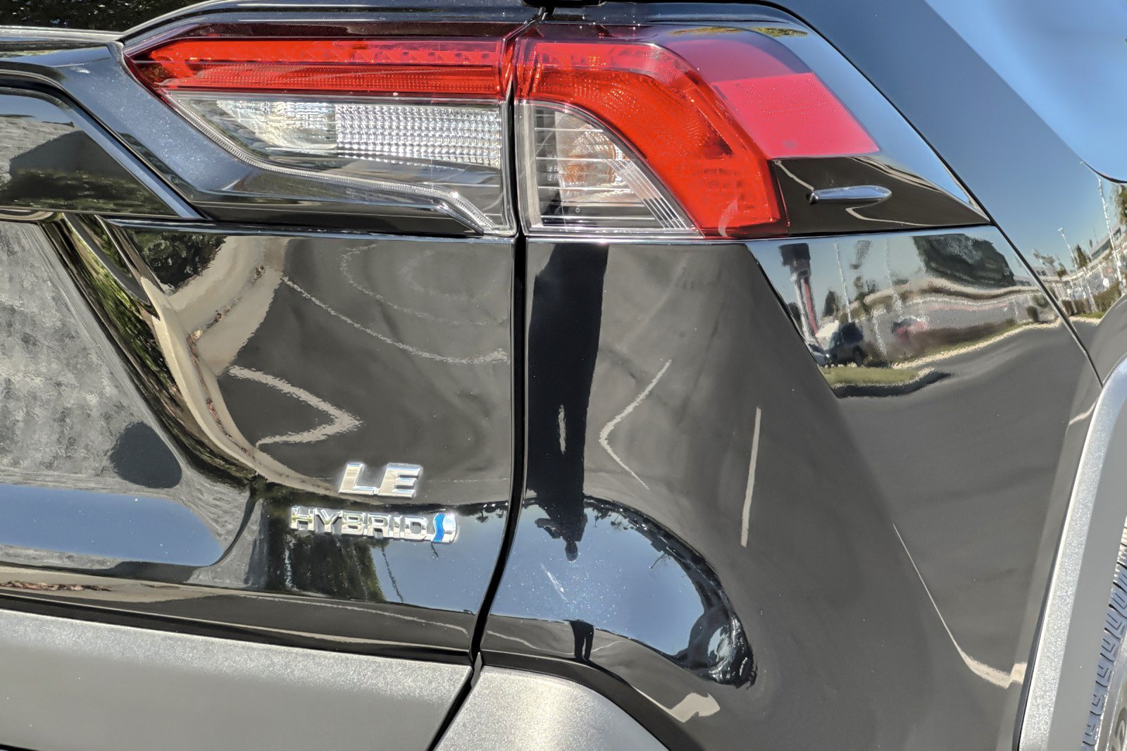 Certified 2022 Toyota RAV4 LE AWD/4WD image 25