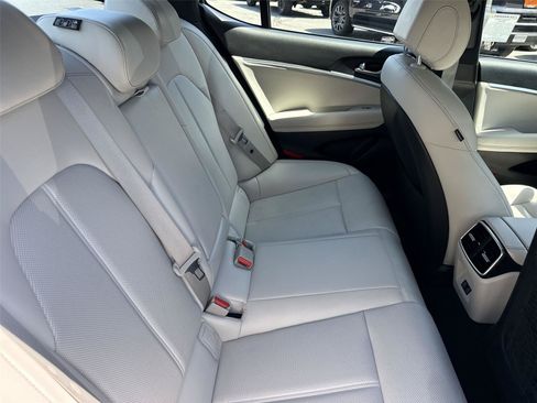 Used 2025 Genesis G70 2.5T AWD/4WD image 25