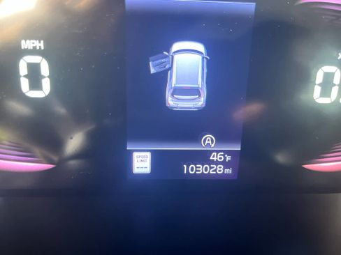 Used 2023 Kia Soul GT-Line image 12