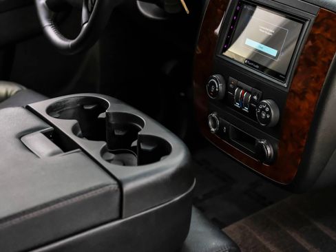 Used 2012 Chevrolet Avalanche LS image 19