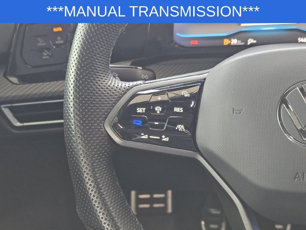 Used 2024 Volkswagen Golf R AWD/4WD image 28