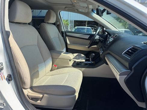Used 2017 Subaru Outback 2.5i Premium AWD/4WD image 19
