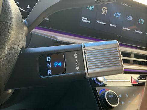 Used 2025 Hyundai Santa Fe Limited image 25