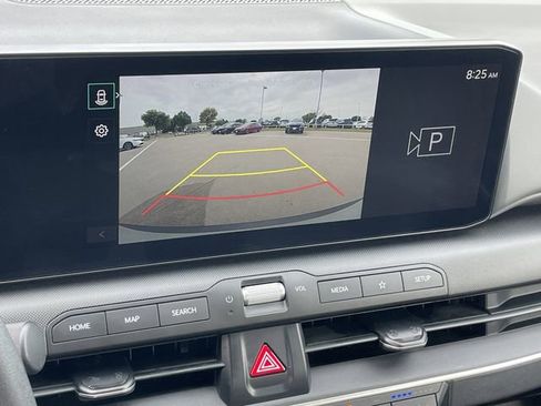 Used 2025 Kia K4 LXS image 17