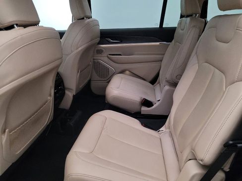 Used 2022 Jeep Grand Cherokee L Limited image 18