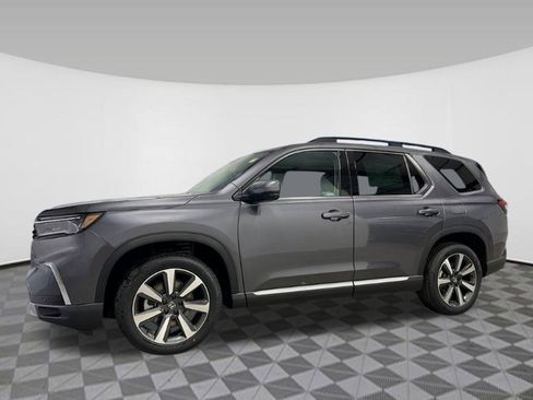 New 2025 Honda Pilot Touring image 2