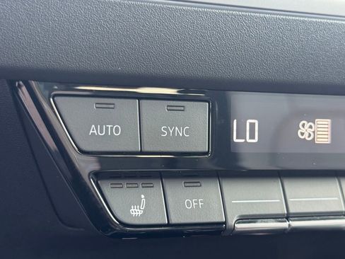 Used 2023 Audi Q4 e-tron Premium Plus image 38