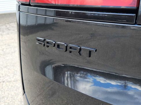 Used 2025 Land Rover Range Rover Sport Dynamic SE AWD/4WD image 6
