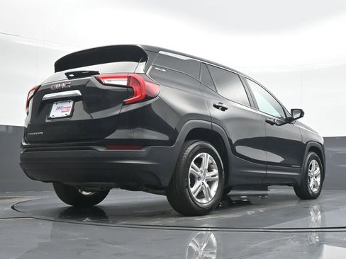 Used 2024 GMC Terrain SLE image 21