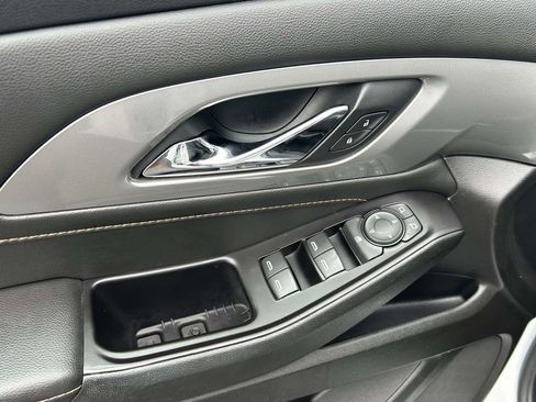 Used 2020 Chevrolet Traverse LS image 19