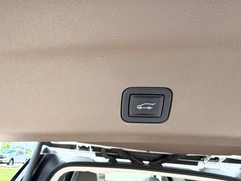 Used 2022 GMC Yukon Denali AWD/4WD image 6