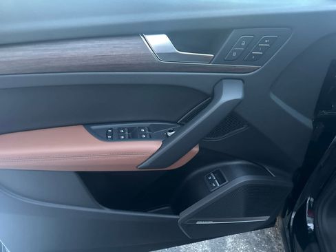 Used 2024 Audi Q5 e Premium Plus w/ Premium Plus Package image 11