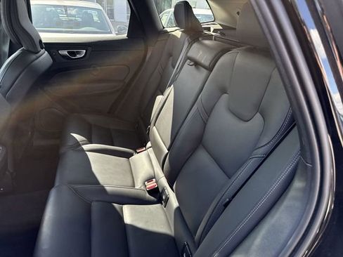 Used 2024 Volvo XC60 B5 Ultimate w/ Protection Package Premier AWD/4WD image 25
