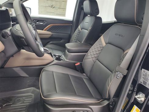 New 2026 GMC Canyon Denali image 6