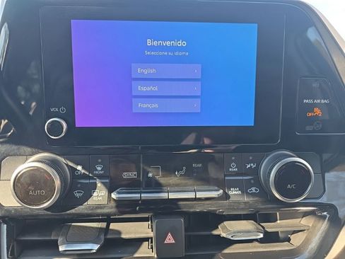 Used 2024 Toyota Highlander LE image 33