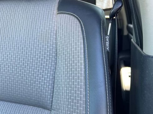 Used 2018 Nissan Titan S w/ S Utility Package image 13