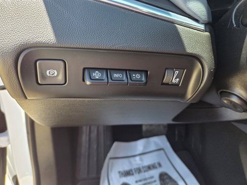 Used 2024 Buick Enclave Premium image 12