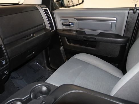 Used 2022 RAM 1500 Classic SLT image 45