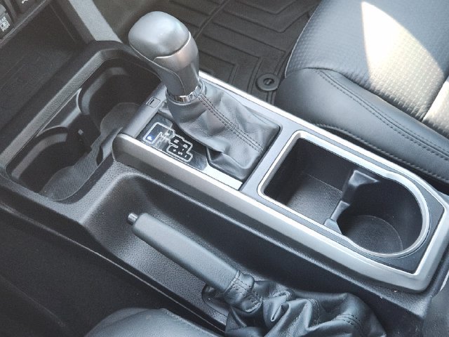 Used 2022 Toyota Tacoma Limited RWD image 20