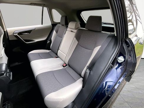 Used 2025 Toyota RAV4 XLE w/ Convenience Package image 18